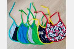 Слюнявчик цветной